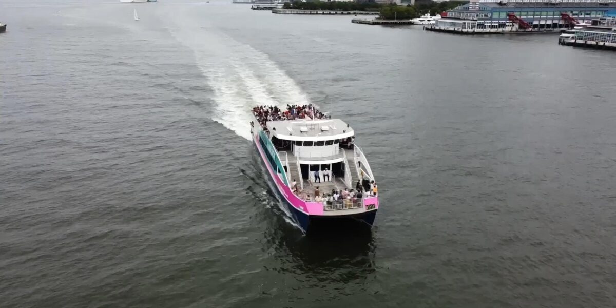 Big City Tourism Cruise along the hudson